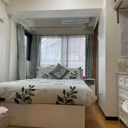 新宿安靜の家-A Quiet Home In Shinjuku - A 26 Square Meter Double Bed Room That Feels Like Home Токио Екстериор снимка