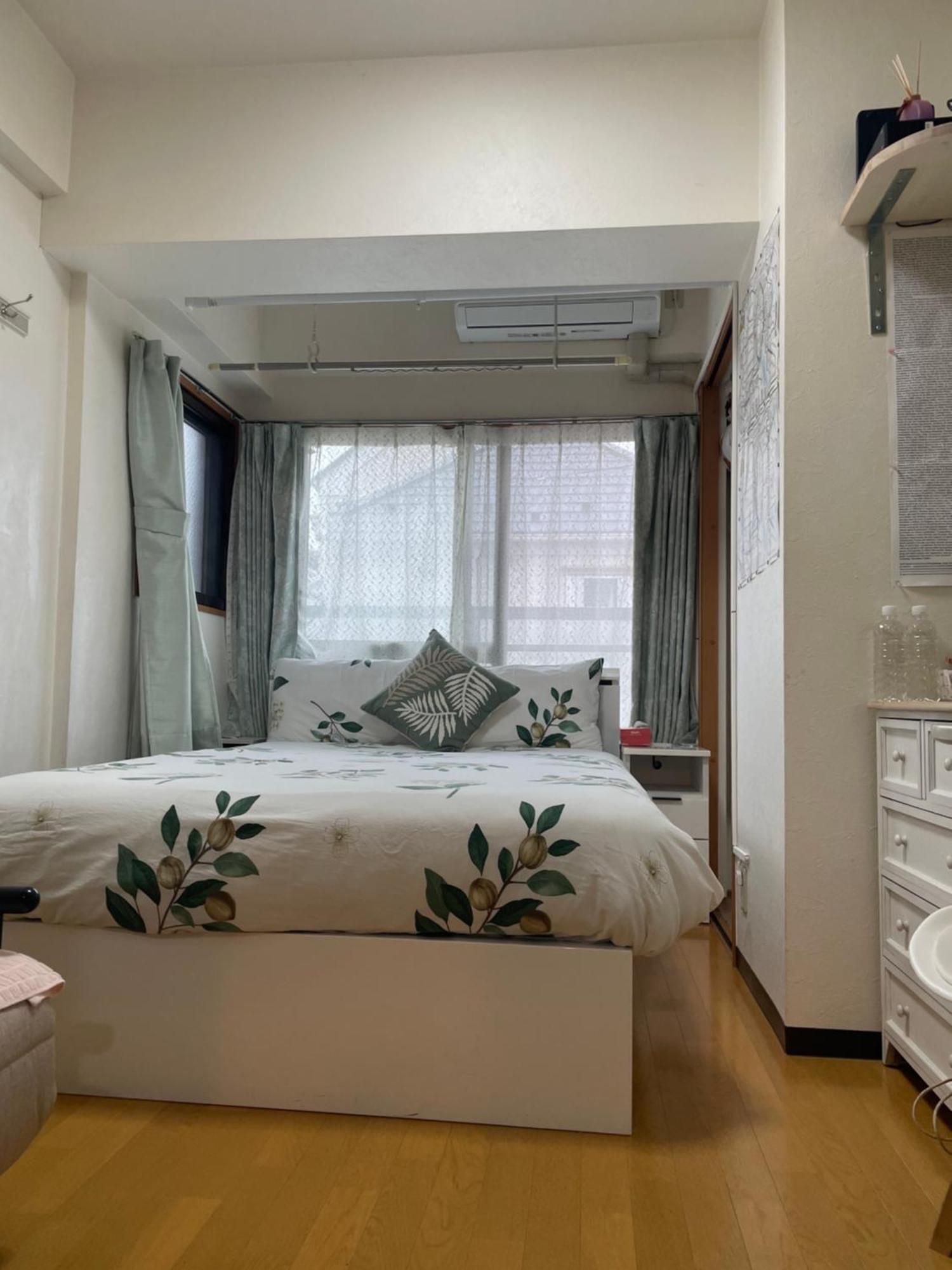 新宿安靜の家-A Quiet Home In Shinjuku - A 26 Square Meter Double Bed Room That Feels Like Home Токио Екстериор снимка